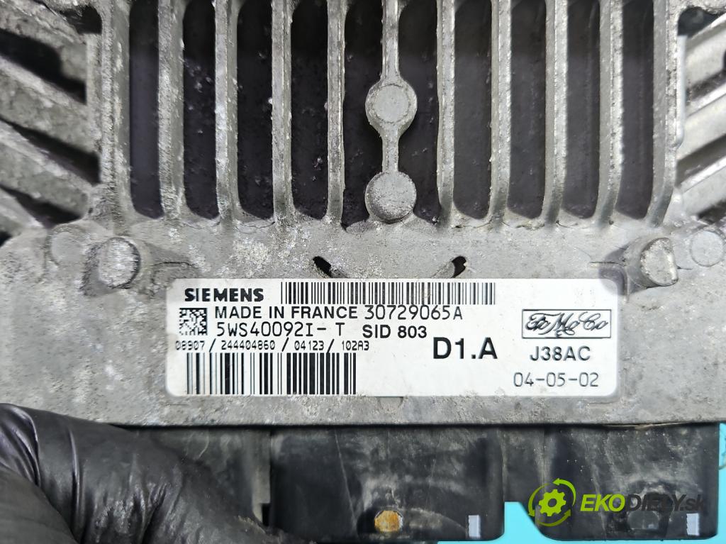 Volvo V50 2.0d 136 HP manual 100 kW 1997 cm3 5- riadiaca jednotka motora 30729065A