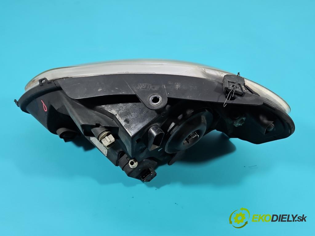 Vw Fox 1.4 tdi 69KM manual 51 kW 1422 cm3 3- Reflektor: pravý  (Svetlo predné pravé)