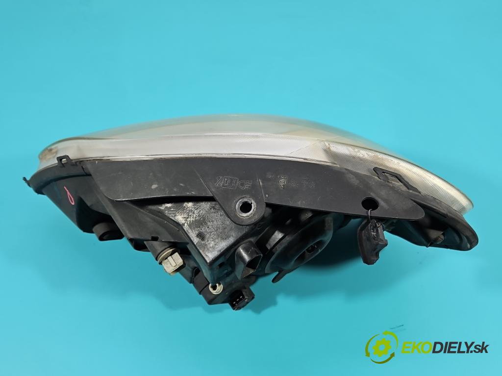 Vw Fox 1.4 tdi 69KM manual 51 kW 1422 cm3 3- Reflektor: pravý  (Svetlo predné pravé)