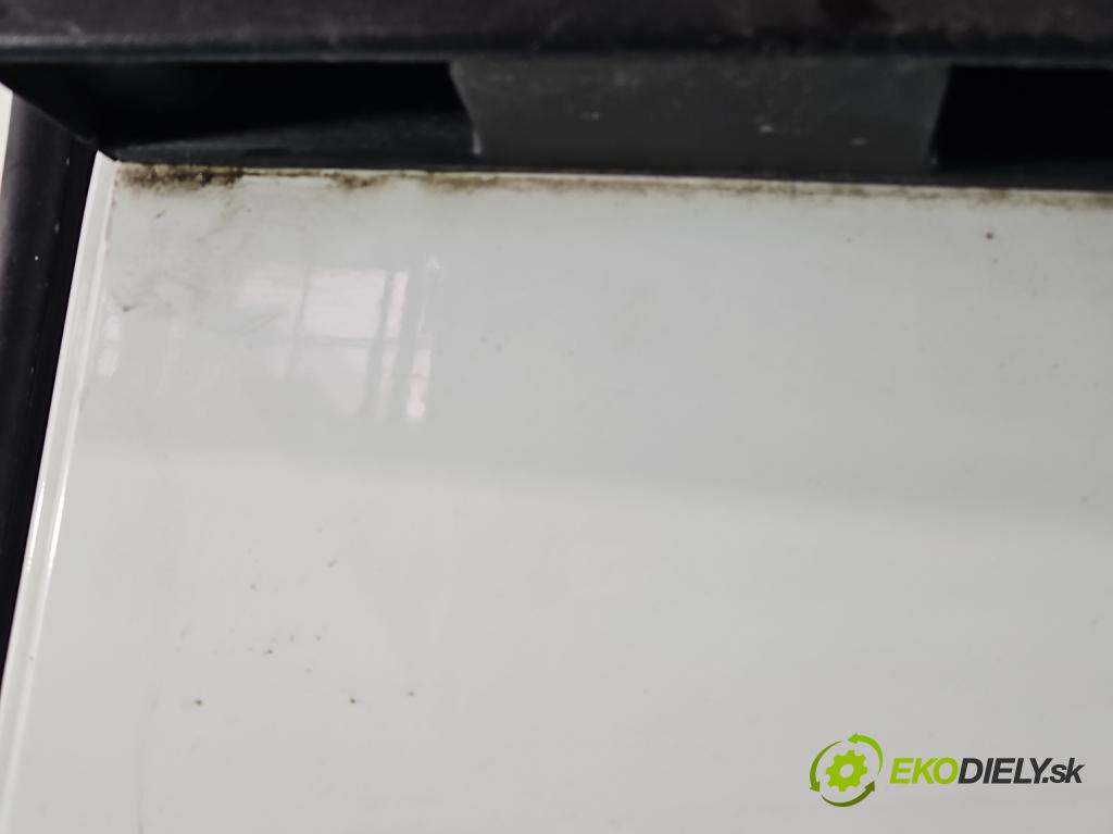 Dacia Dokker 2012- 1.3 TCE: 102 HP manual 75 kW 1332 cm3 5- dvere zadné pravé  (Kľučka dverí ostatné)