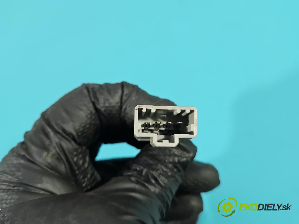 Honda Civic VIII 2006-2011 1.8 16V 140 HP manual 103 kW 1799 cm3 5- svetlo / reflektor zadné ľavé  (Kľučka dverí ostatné)