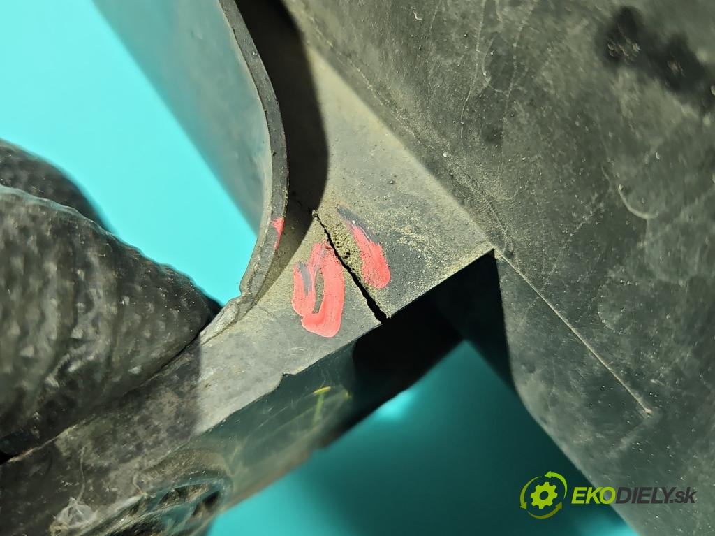 Citroen C5 I 2001-2008 1.6 hdi 109 HP manual 80 kW 1560 cm3 5- Reflektor: pravý  (Svetlo predné pravé)