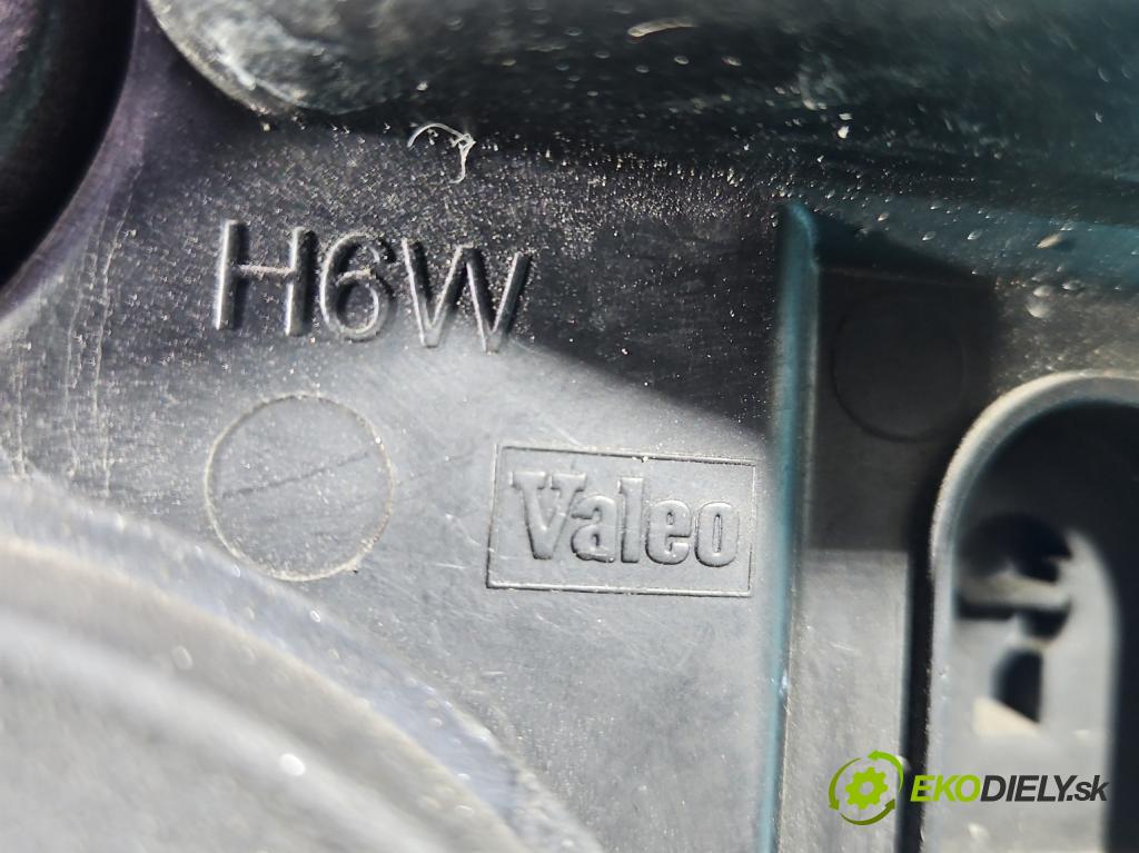 Citroen C5 I 2001-2008 1.6 hdi 109 HP manual 80 kW 1560 cm3 5- Reflektor: pravý  (Svetlo predné pravé)