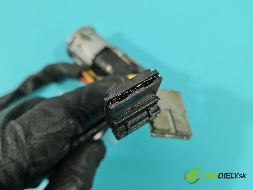 Renault Safrane II 2.0 136 HP manual 100 kW 1948 cm3 5- Spínačka (Spínacia skrinka)