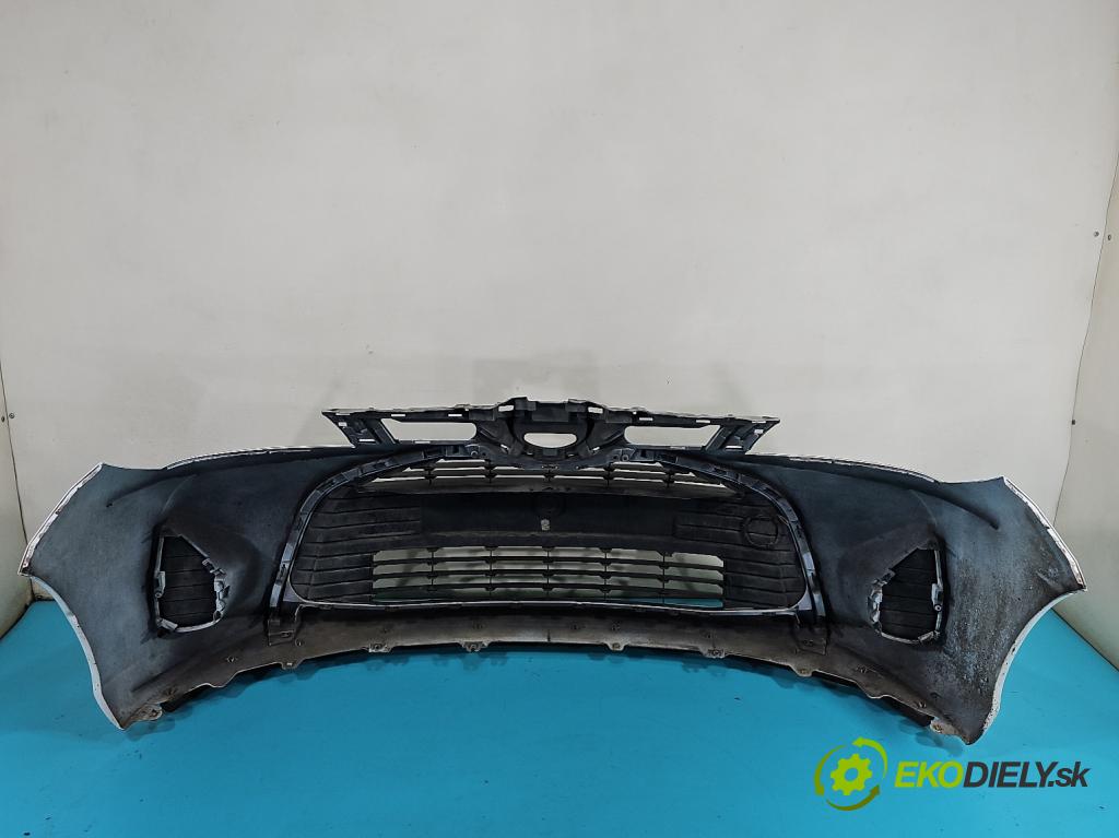 Toyota Yaris III 2011-2020 1.3 vvt-i 99 hp manual 73 kW 1329 cm3 5- nárazník přední  (Klika dveří ostatní)