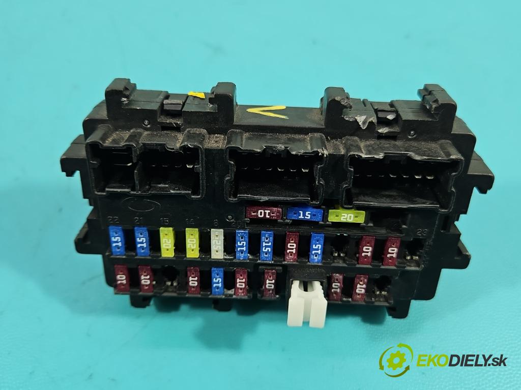 Renault Koleos I 2008-2016 2.5 16V 167 hp manual 123 kW 2488 cm3 5- skříňka pojistková 252360745R (Pojistková skříňka)