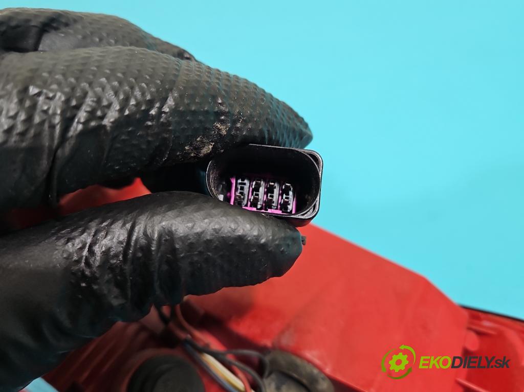 Audi A5 8T 2007-2016 3.0 tdi V6 239KM manual 176 kW 2967 cm3 2- světlo zadní levé 8T0945095D (Klika dveří ostatní)