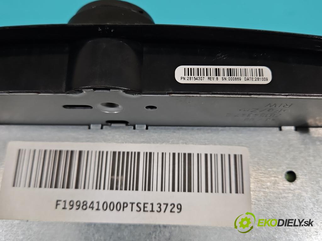 Fiat Punto Grande 1.4 8v 77 HP manual 57 kW 1368 cm3 5- Radio originál 7355014090