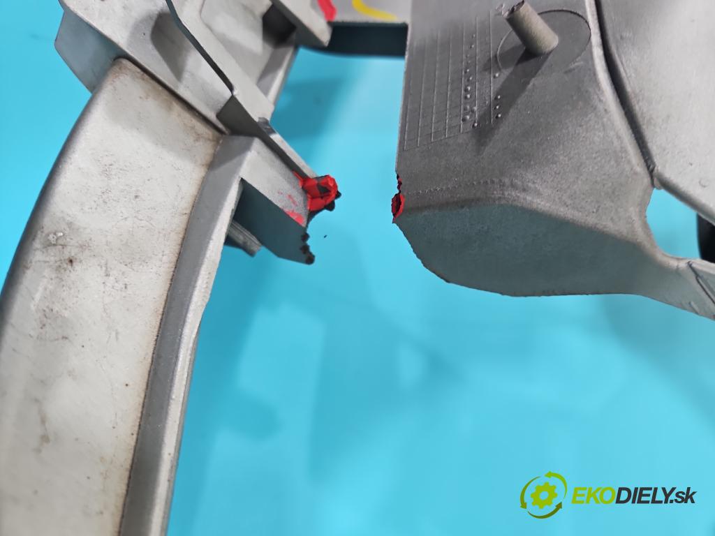 Ford Focus Mk2 2004-2011 1.6 16v 101 hp manual 74 kW 1596 cm3 3- stěna přední 8M51-8B041-A (Přední výztuha)