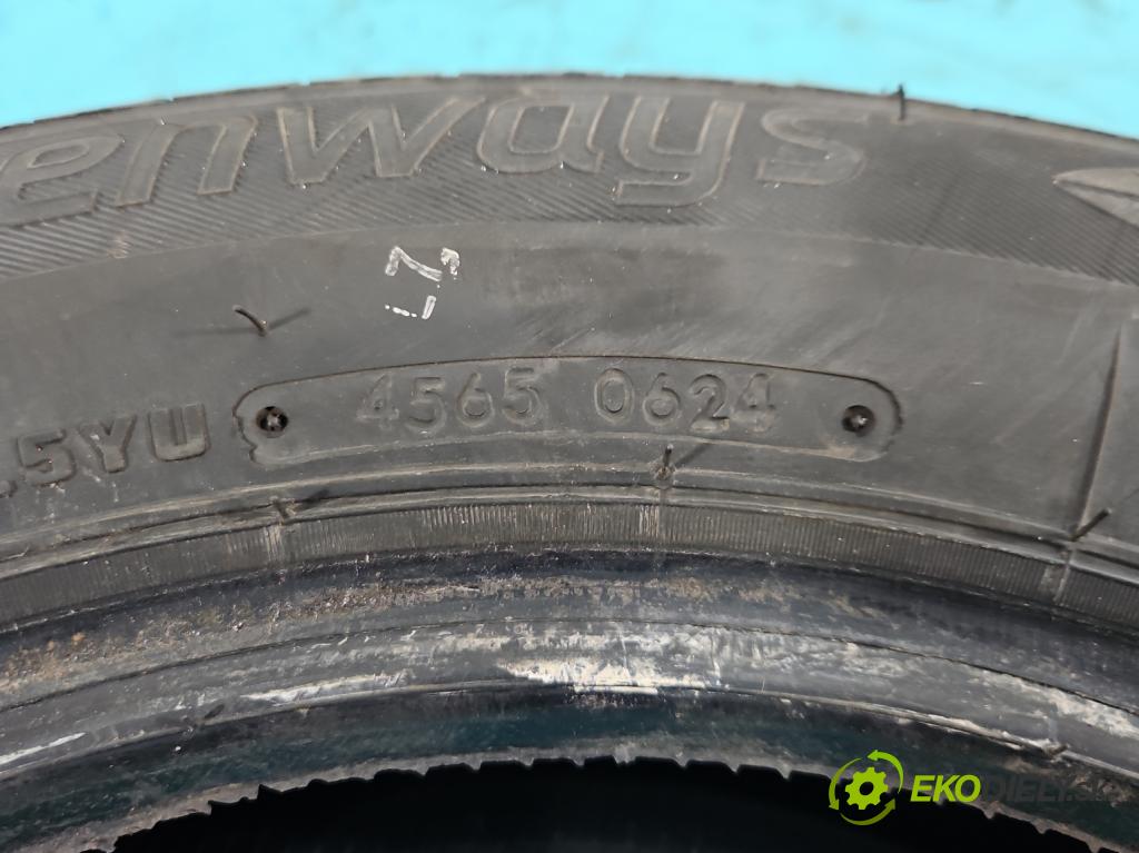 Toyota Yaris III 2011-2020 1.3 vvt-i 99 hp manual 73 kW 1329 cm3 5- pneumatiky: letní 1Ks