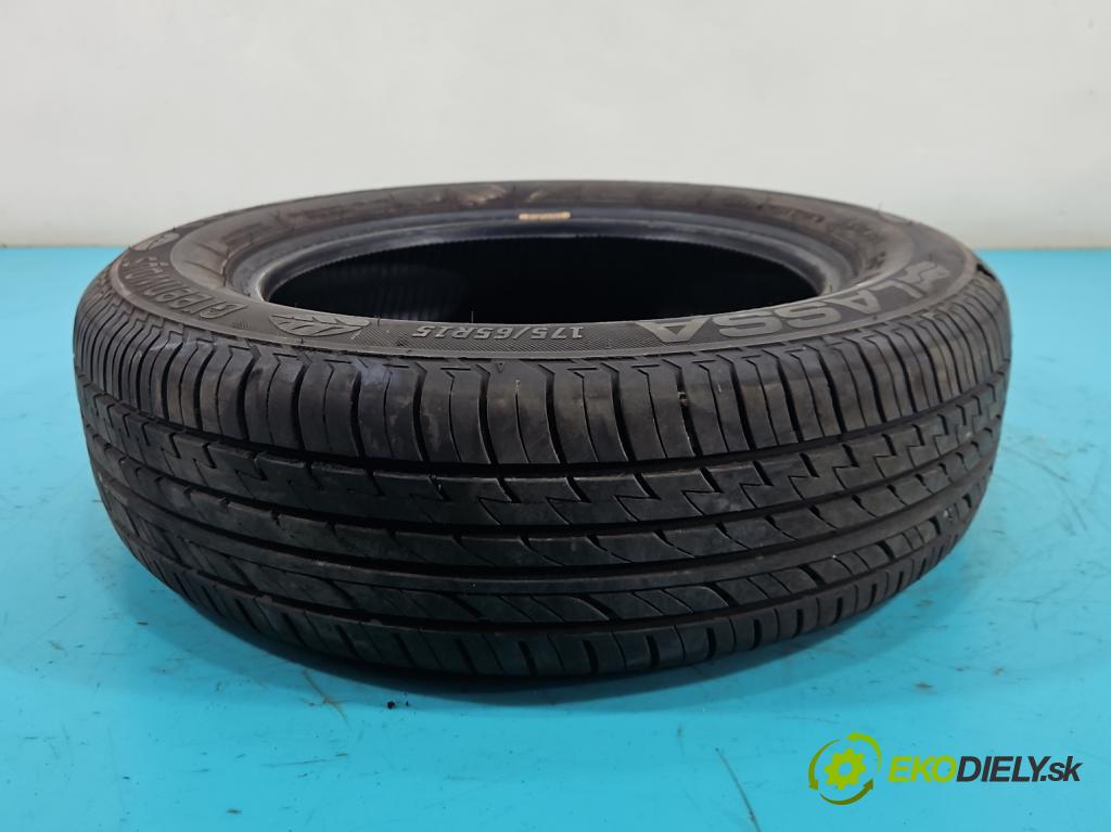 Toyota Yaris III 2011-2020 1.3 vvt-i 99 hp manual 73 kW 1329 cm3 5- pneumatiky: letní para