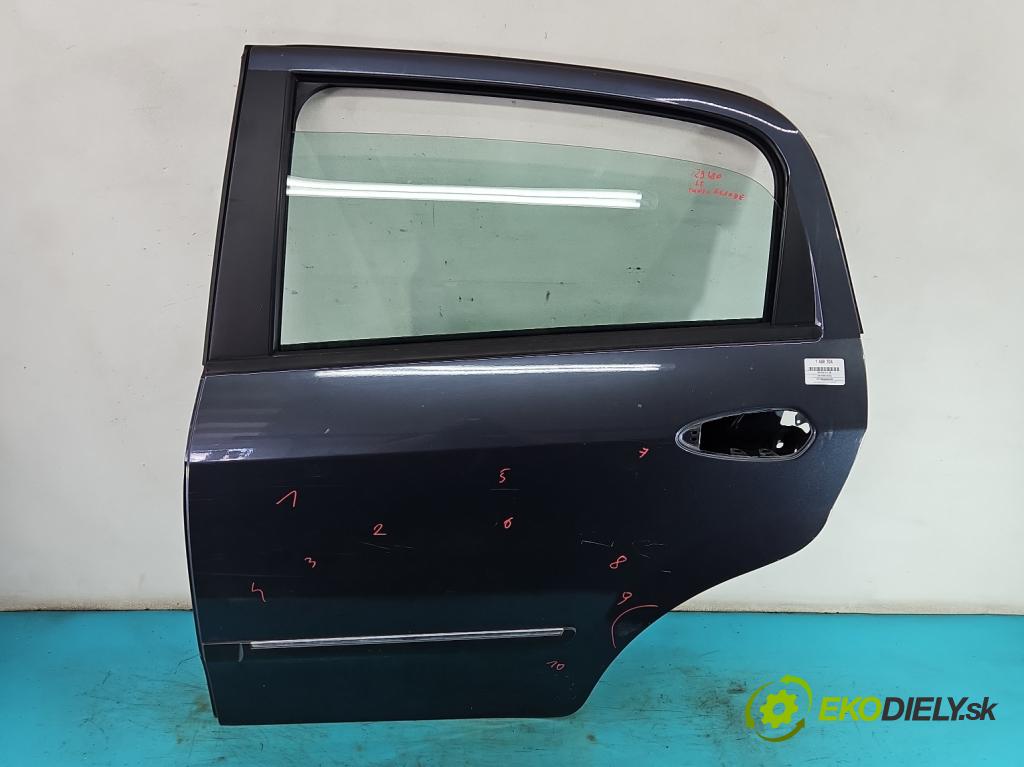 Fiat Punto Grande 1.4 8v 77 hp manual 57 kW 1368 cm3 5- dveře zadní levé  (Klika dveří ostatní)