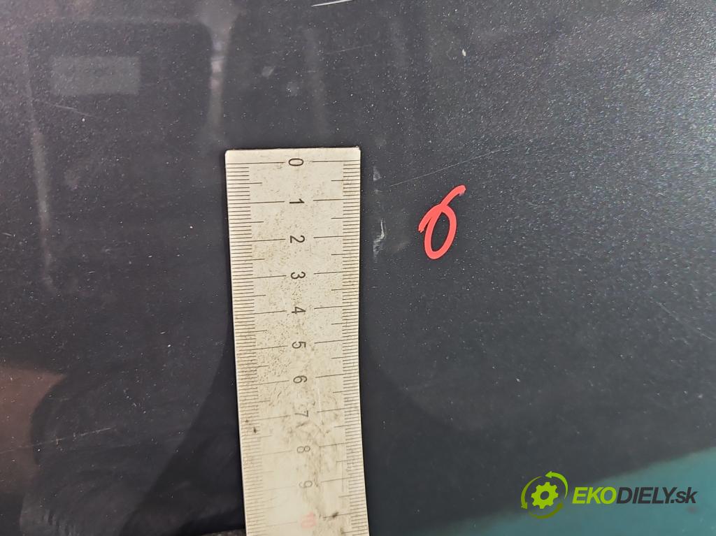 Fiat Punto Grande 1.4 8v 77 hp manual 57 kW 1368 cm3 5- dveře zadní levé  (Klika dveří ostatní)