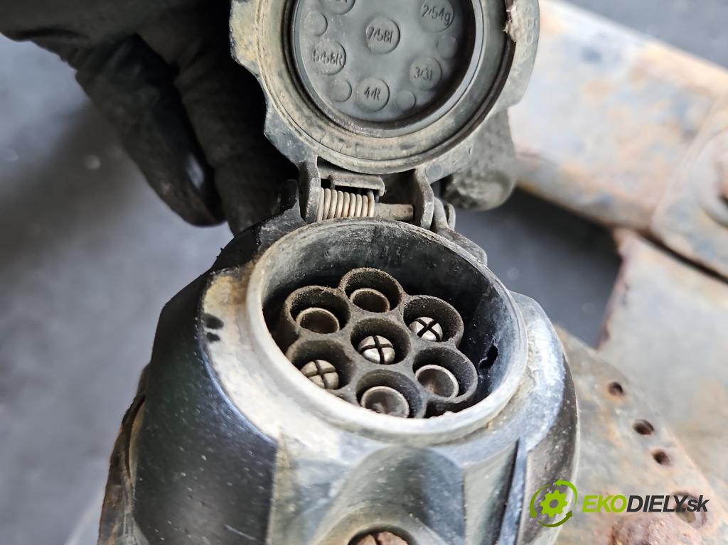 Citroen C5 I 2001-2008 1.8 16V 116 hp manual 85 kW 1749 cm3 5- oko tažné  (Tažné zařízení)