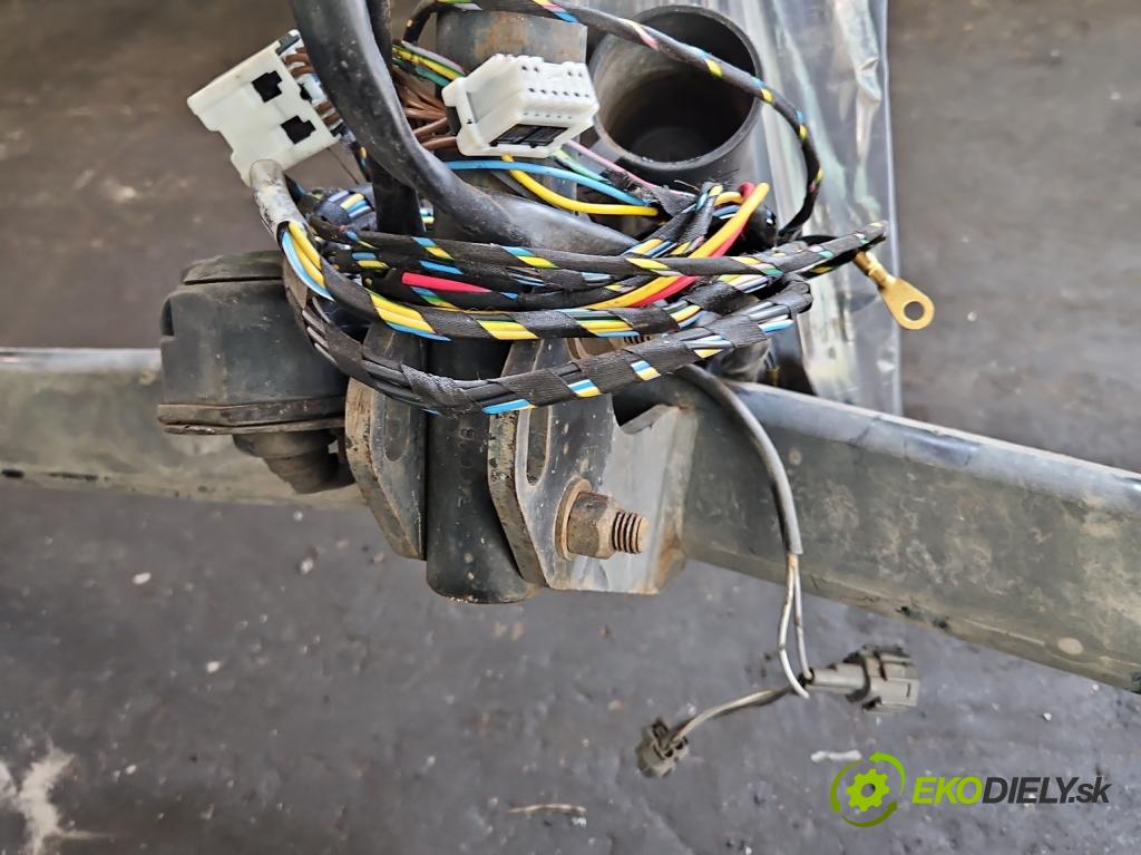 Renault Koleos I 2008-2016 2.5 16V 167 hp manual 123 kW 2488 cm3 5- oko tažné 7711423452 (Tažné zařízení)