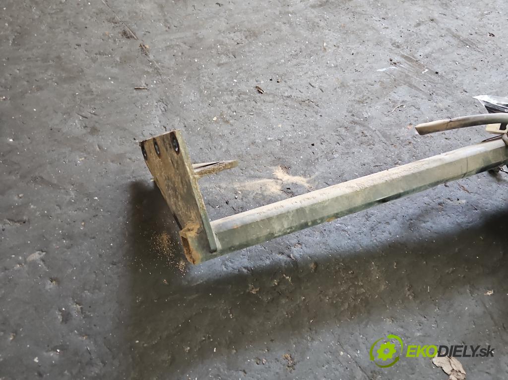 Renault Koleos I 2008-2016 2.5 16V 167 hp manual 123 kW 2488 cm3 5- oko tažné 7711423452 (Tažné zařízení)