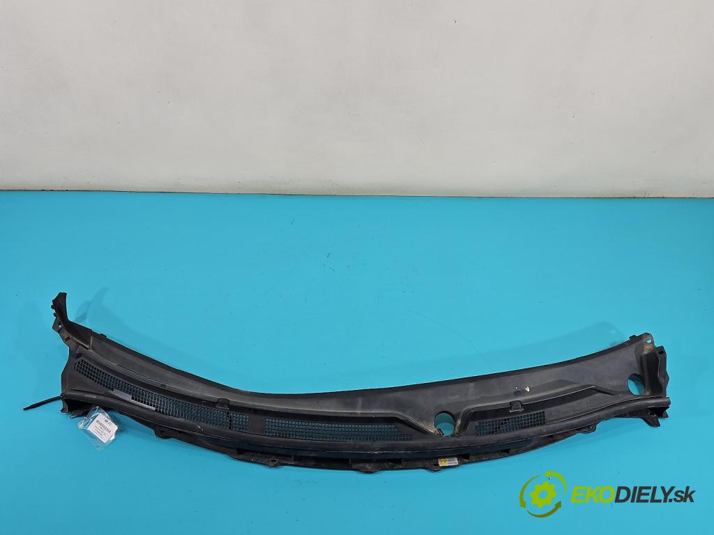 Renault Koleos I 2008-2016 2.5 16V 167 hp manual 123 kW 2488 cm3 5- torpédo 668630395R (Plast pod čelním sklem)