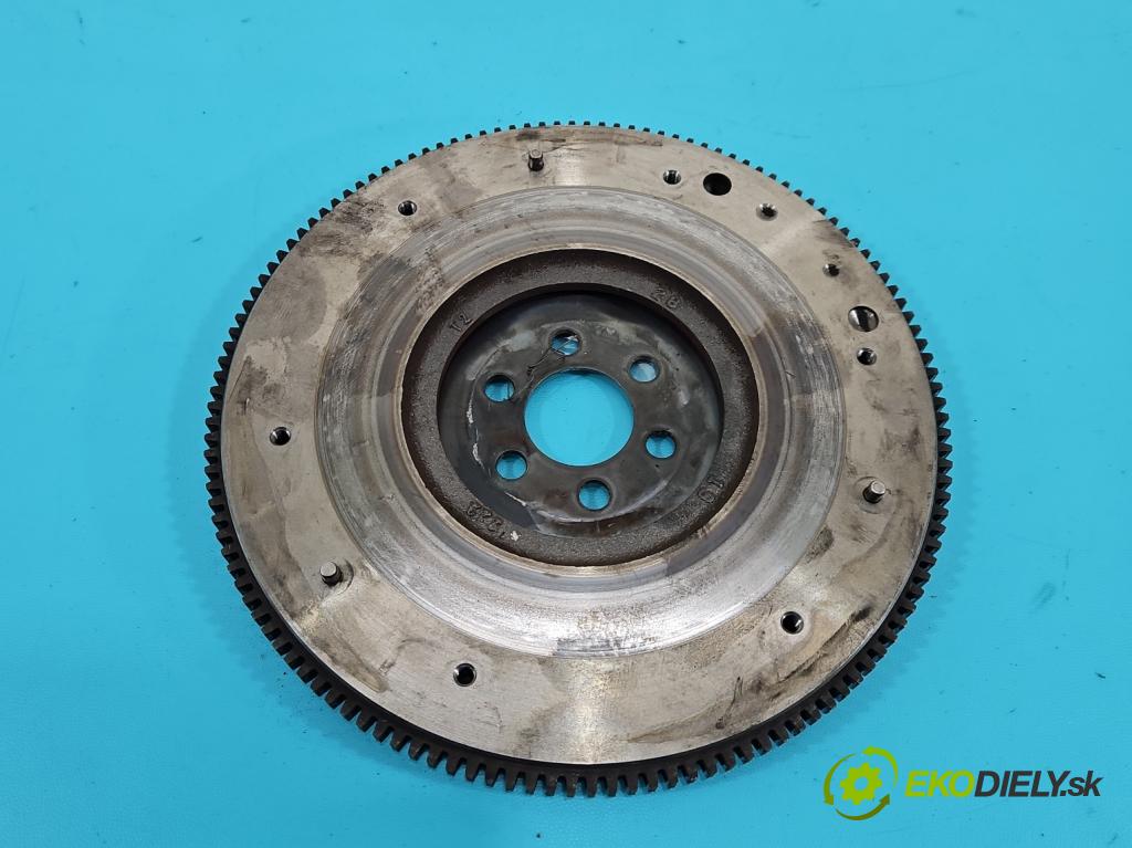 Mitsubishi ASX 2010-2021 1.6 16v 117 HP manual 86 kW 1590 cm3 5- koleso hojdačka:  (Zotrvačník)