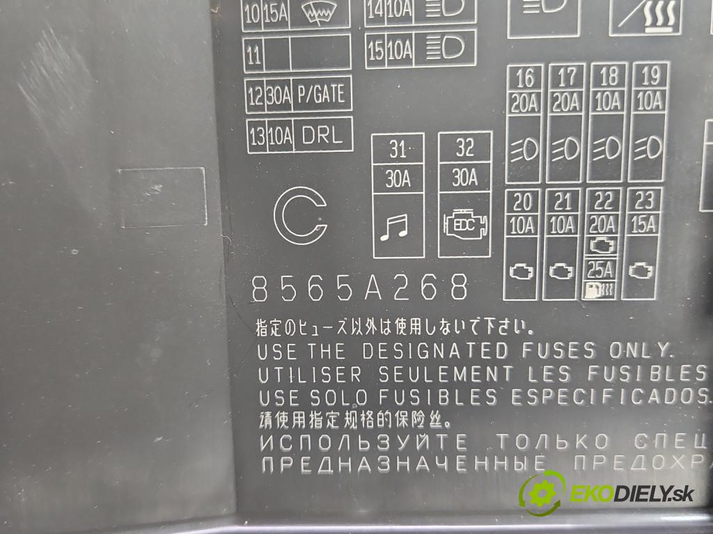 Mitsubishi ASX 2010-2021 1.6 16v 117 hp manual 86 kW 1590 cm3 5- skříňka pojistková 8565A268 (Pojistková skříňka)
