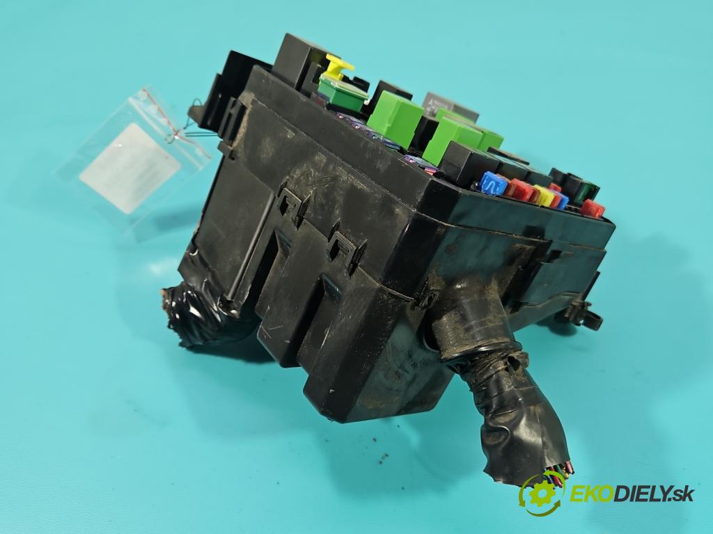 Mitsubishi ASX 2010-2021 1.6 16v 117 hp manual 86 kW 1590 cm3 5- skříňka pojistková 8565A268 (Pojistková skříňka)