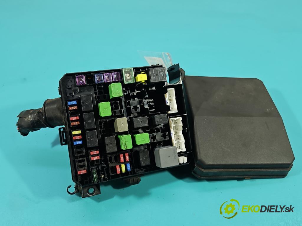 Mitsubishi ASX 2010-2021 1.6 16v 117 hp manual 86 kW 1590 cm3 5- skříňka pojistková 8565A268 (Pojistková skříňka)