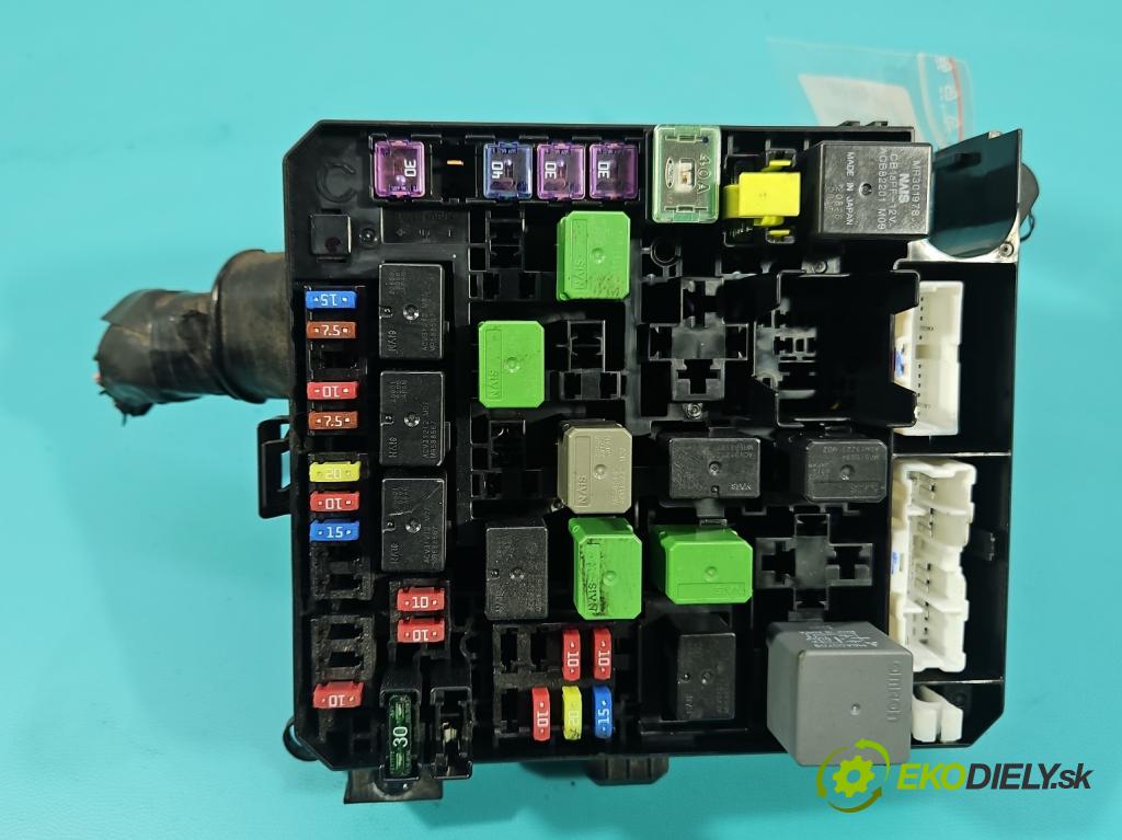 Mitsubishi ASX 2010-2021 1.6 16v 117 hp manual 86 kW 1590 cm3 5- skříňka pojistková 8565A268 (Pojistková skříňka)