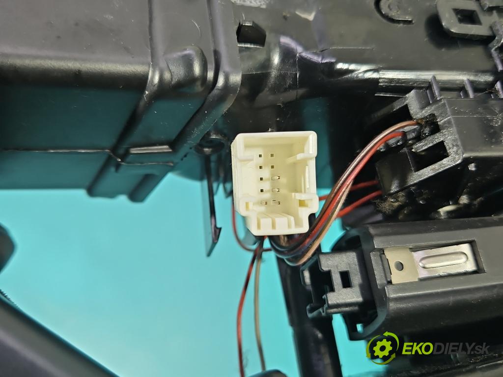 Bmw 5 F10 2010-2017 2.0 T 245KM automatic 180 kW 1997 cm3 4- Mřížka: kúrenia stredová 16828110 (Mriežka kúrenia (fukár))