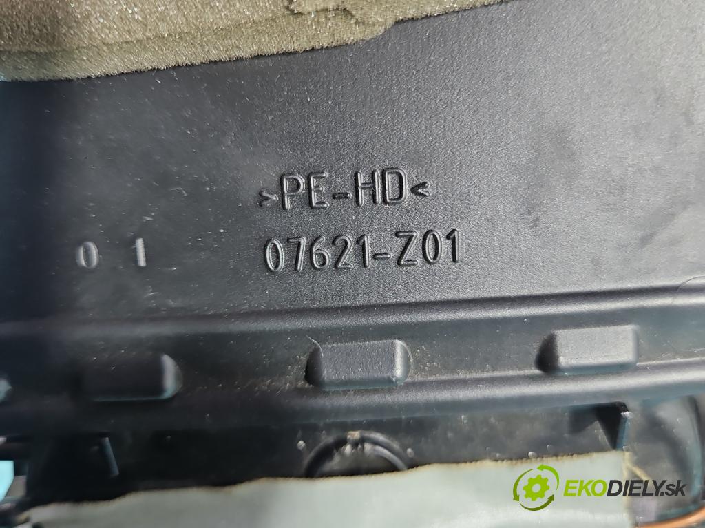 Bmw 5 F10 2010-2017 2.0 T 245KM automatic 180 kW 1997 cm3 4- Mřížka: kúrenia stredová 16828110 (Mriežka kúrenia (fukár))