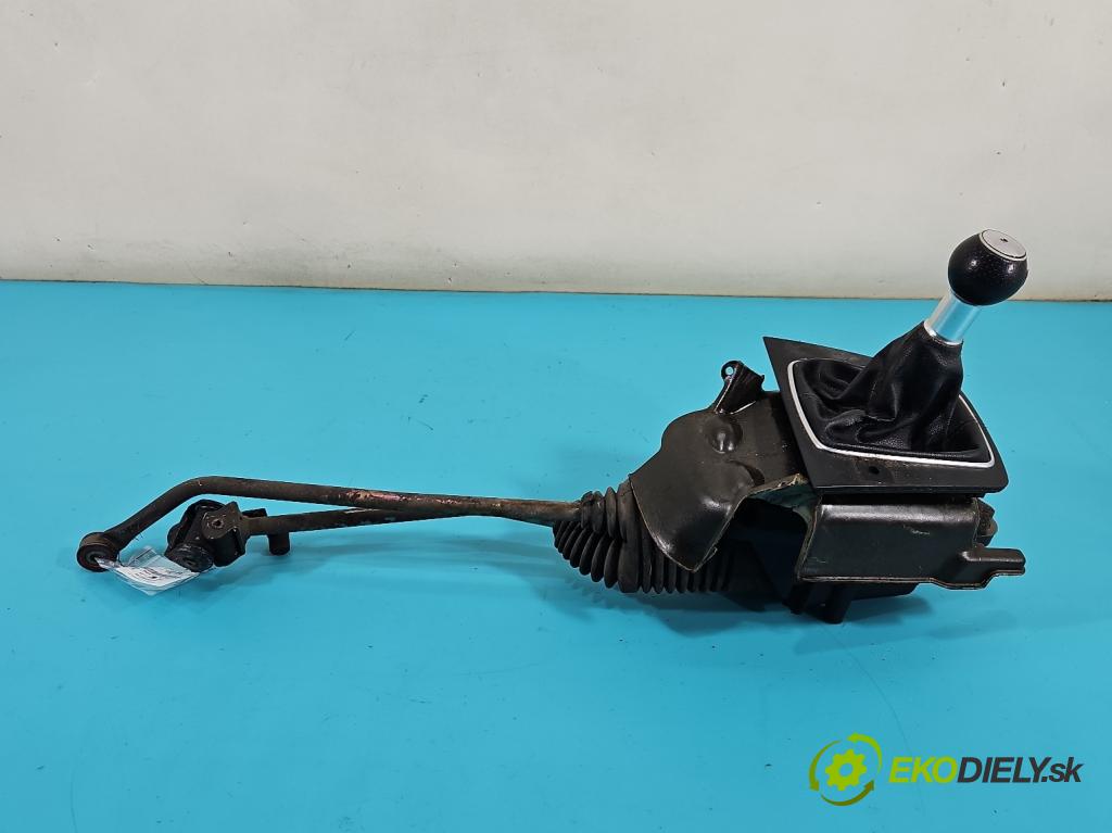 Audi A4 B6 2000-2004 2.0 20v 131 hp manual 96 kW 1984 cm3 4- kulisa změny stupňová 8E0711290 (Řadicí páka (kulisa) )