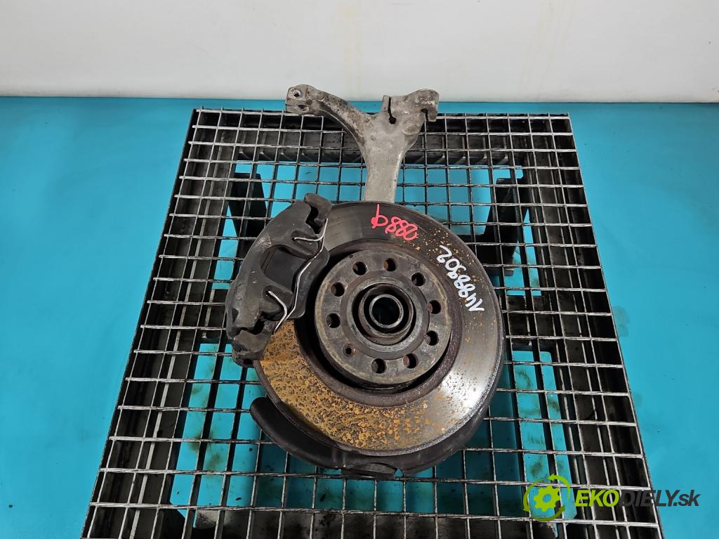 Audi A4 B6 2000-2004 2.0 20v 131 hp manual 96 kW 1984 cm3 4- náboj pravé  (Náboj kola)