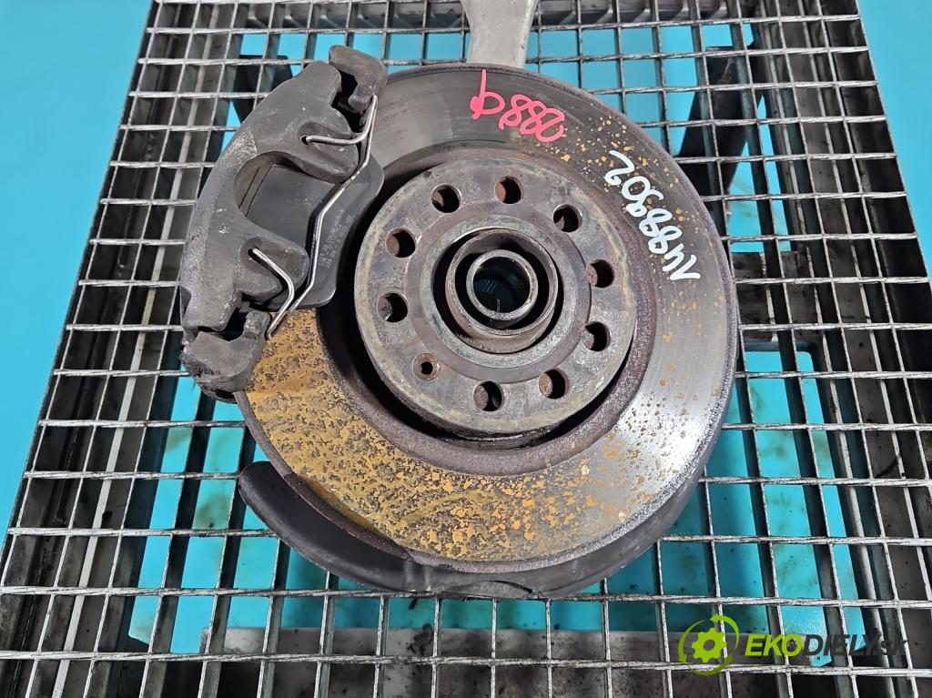 Audi A4 B6 2000-2004 2.0 20v 131 hp manual 96 kW 1984 cm3 4- náboj pravé  (Náboj kola)