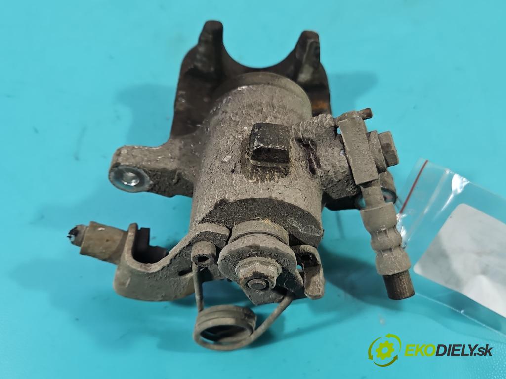 Audi A4 B6 2000-2004 2.0 20v 131 HP manual 96 kW 1984 cm3 4- brzdič zadné pravý  (Kľučka dverí ostatné)