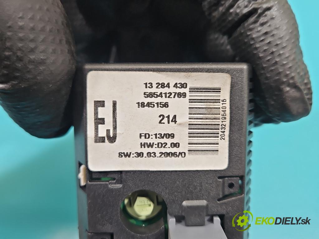 Opel Corsa D 2006-2014 1.2 16v 80 HP manual 59 kW 1229 cm3 5- Zobrazit: 13284430 (Prístrojová doska)