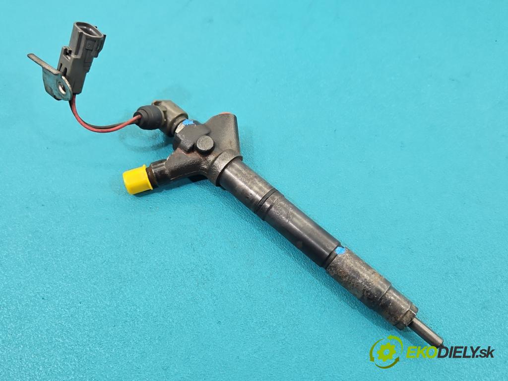 Toyota Corolla Verso II 2004-2009 2.2 D4D 177 HP manual 130 kW 2231 cm3 5- vstrek 23670-26011 (Vstrekovač paliva)