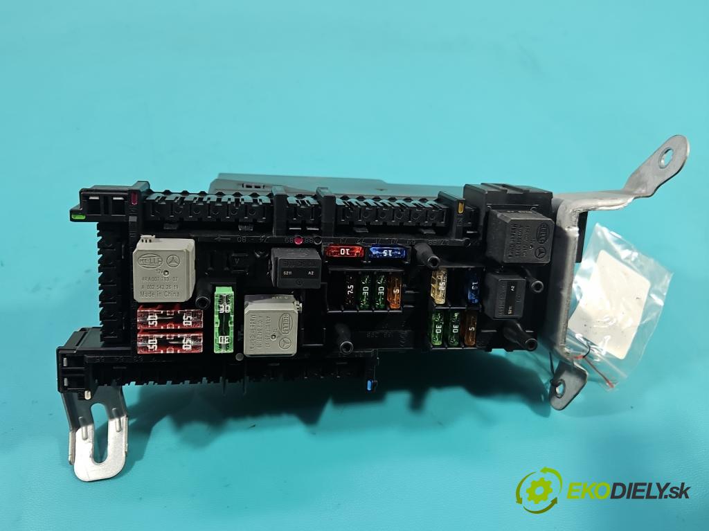 Mercedes E W212 2009-2016 2,2.0 cdi 136hp automatic 100 kW 2143 cm3 5- skříňka pojistková 5DK011023-36 (Pojistková skříňka)