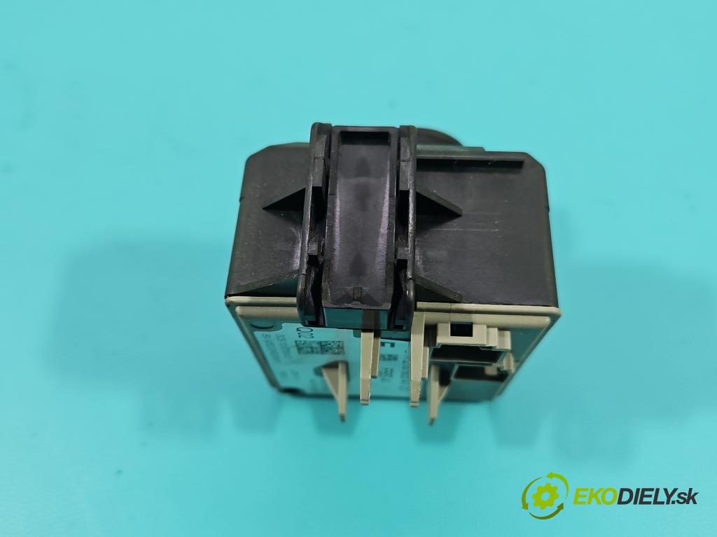 Mercedes E W212 2009-2016 2,2.0 cdi 136 HP automatic 100 kW 2143 cm3 5- Spínačka A2189054701 (Spínacia skrinka)