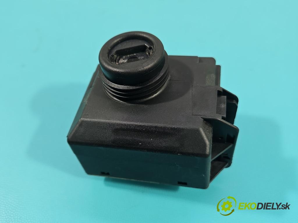 Mercedes E W212 2009-2016 2,2.0 cdi 136 HP automatic 100 kW 2143 cm3 5- Spínačka A2189054701 (Spínacia skrinka)