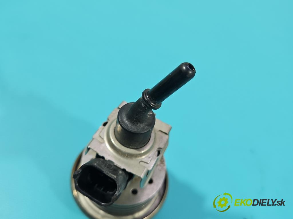 Mercedes E W212 2009-2016 2,2.0 cdi 136 HP automatic 100 kW 2143 cm3 5- vstrek A000490713 (Vstrekovač paliva)