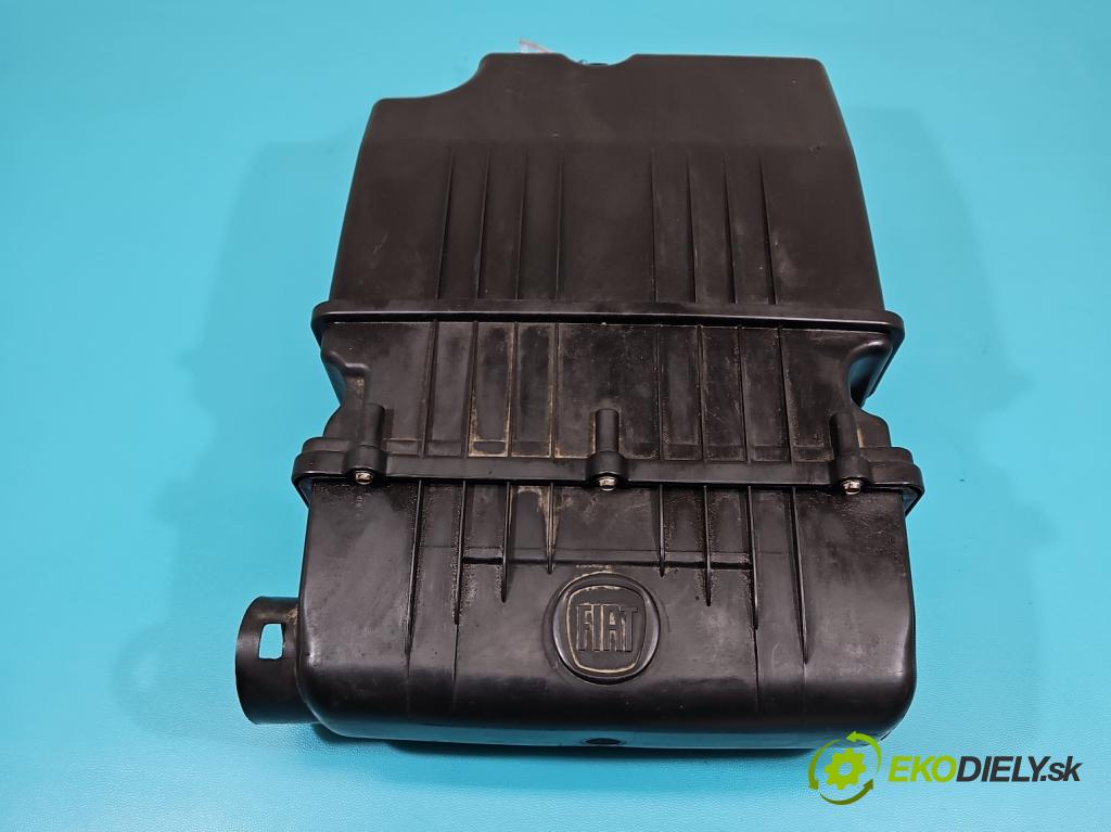 Fiat Punto Grande 1.4 8v 77 HP manual 57 kW 1368 cm3 5- obal filtra vzduchu 51773400 (Obal vzduchového filtra)
