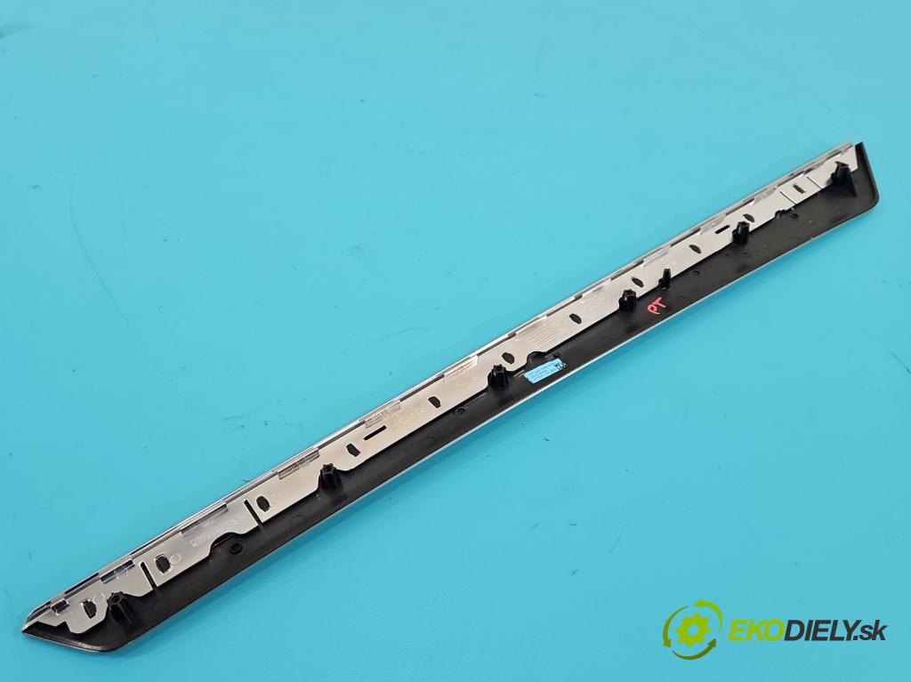 Mercedes E W212 2009-2016 2.2 cdi (651925) 136hp automatic 100 kW 2143 cm3 5- lišta ozdobná interiéry: