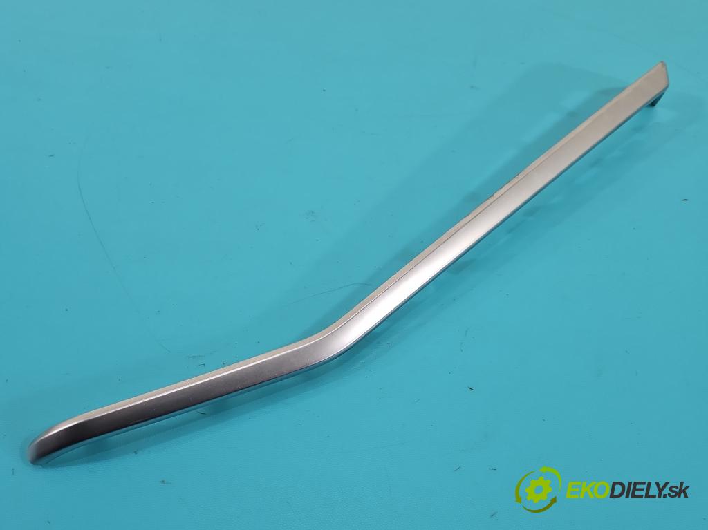 Mercedes E W212 2009-2016 2.2 cdi (651925) 136hp automatic 100 kW 2143 cm3 5- lišta ozdobná interiéry: