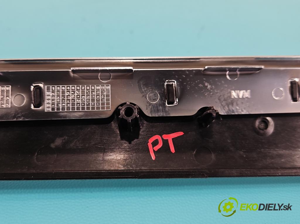 Mercedes E W212 2009-2016 2.2 cdi (651925) 136hp automatic 100 kW 2143 cm3 5- lišta ozdobná interiéry: