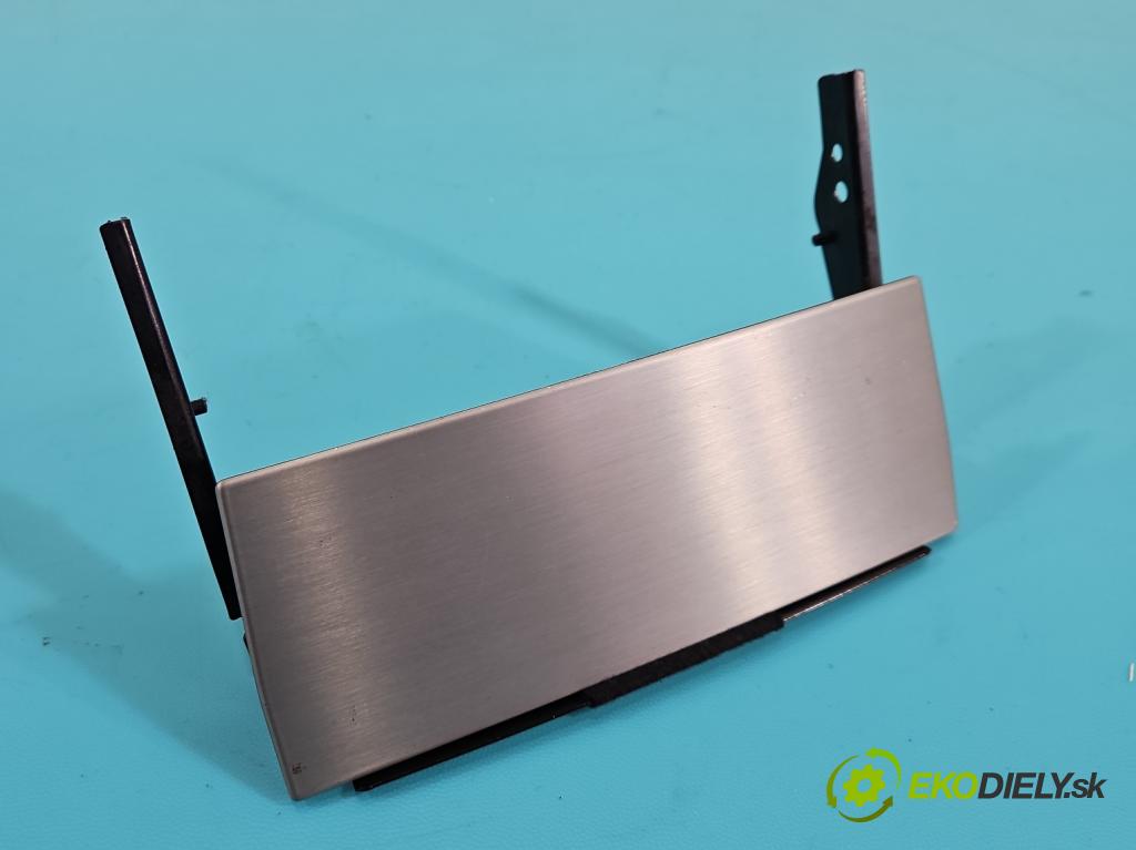 Mercedes E W212 2009-2016 2.2 cdi (651925) 136hp automatic 100 kW 2143 cm3 5- lišta ozdobná interiéry: