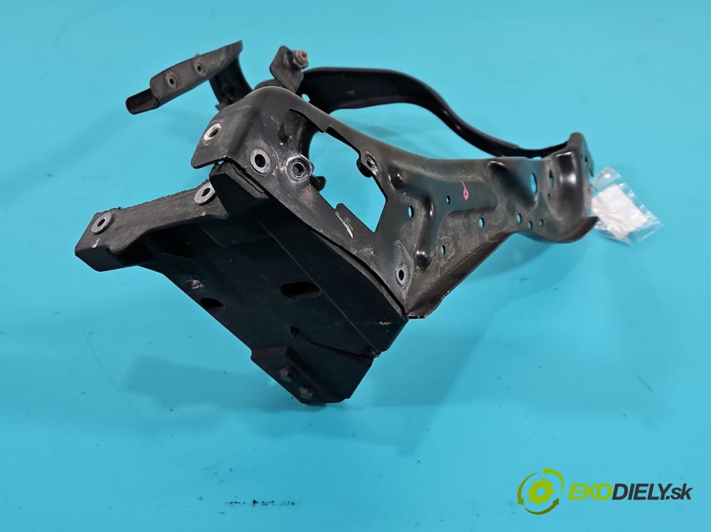 Mercedes E W212 2009-2016 2.2 cdi 136hp automatic 100 kW 2143 cm3 5- stěna přední 212620022 (Přední výztuha)