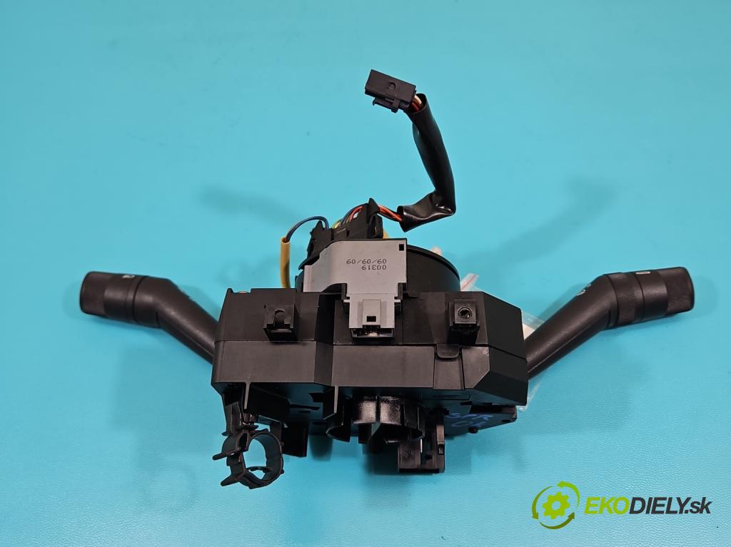 Fiat Punto Grande 1.4 8v 77 HP manual 57 kW 1368 cm3 5- prepínač komplex: 7354719360 (Prepínacie páčky pod volantom)