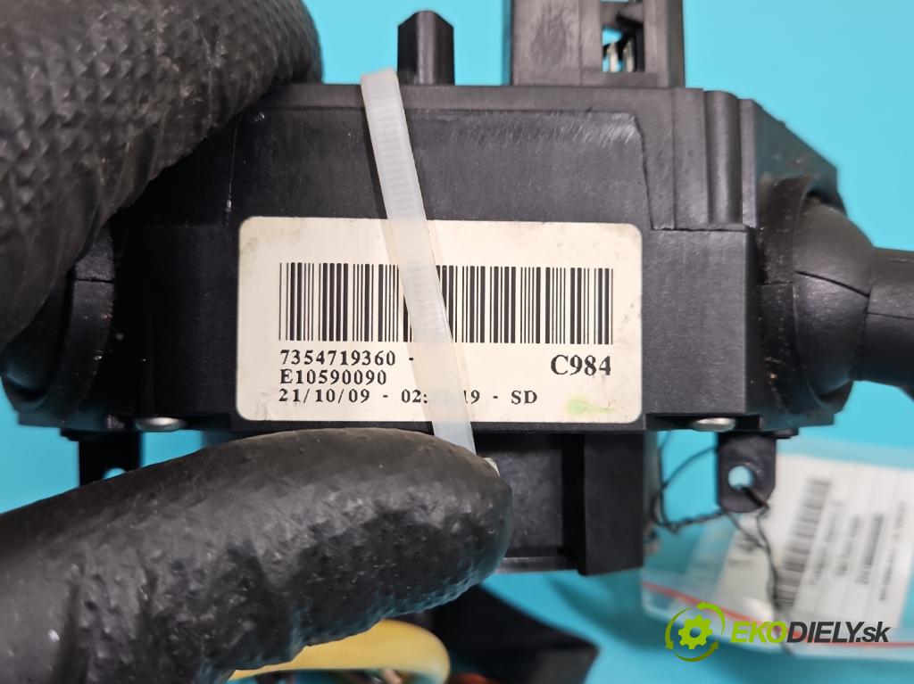 Fiat Punto Grande 1.4 8v 77 HP manual 57 kW 1368 cm3 5- prepínač komplex: 7354719360 (Prepínacie páčky pod volantom)