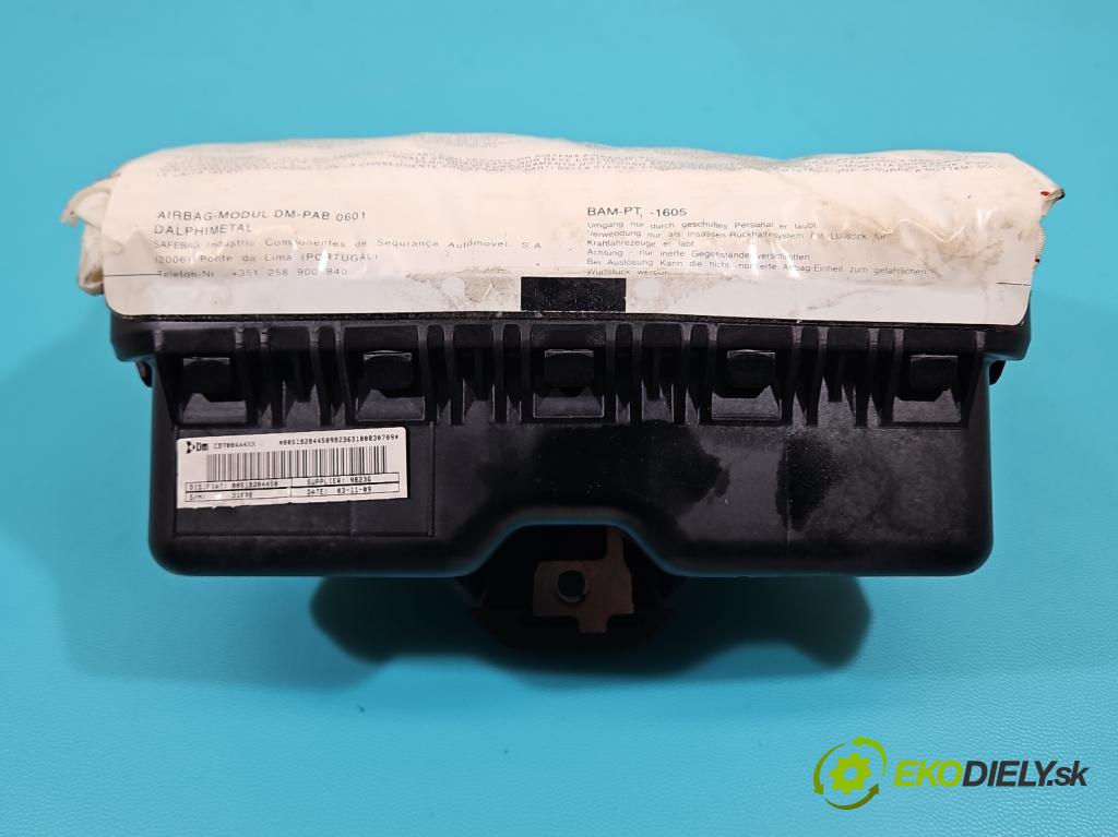 Fiat Punto Grande 1.4 8v 77 HP manual 57 kW 1368 cm3 5- airbag vzduch: spolujezdce:  (Airbag)