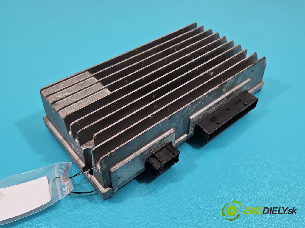 Audi A5 8T 2007-2016 3.0 tdi V6 239KM manual 176 kW 2967 cm3 2- Zesilovač: 8T0035223L (Zosilňovač)