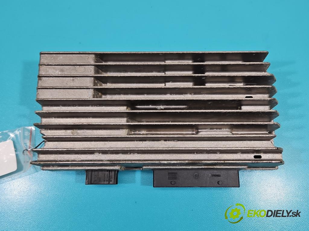 Audi A5 8T 2007-2016 3.0 tdi V6 239KM manual 176 kW 2967 cm3 2- Zesilovač: 8T0035223L (Zosilňovač)