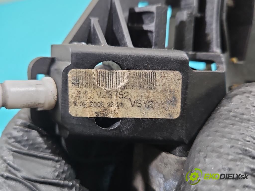 Audi A5 8T 2007-2016 3.0 tdi V6 239KM manual 176 kW 2967 cm3 2- rukoväť predné ľavé mimo:  (Kľučka dverí vonkajšia predná ľavá)